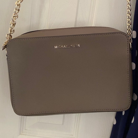 Michael Kors purse - Picture 1 of 3